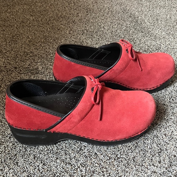 Lands' End Red Suede Women's Clogs - Picture 6 of 8
